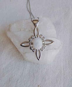 Surya Tienda Holistica - www.suryatiendaholistica.com.ar - dije nudo de bruja con adularia con baño de plata grande