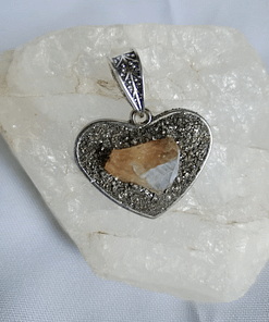 Surya Tienda Holistica - www.suryatiendaholistica.com.ar - Dije Corazón Pirita y Citrino