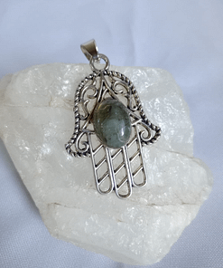 Surya Tienda Holistica - www.suryatiendaholistica.com.ar - Dije Mano Protectora con Labradorita