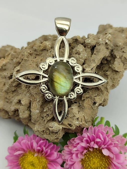 surya tienda holistica - envios a domicilio - tienda online holistica - oraculos - piedras - rituales - etc