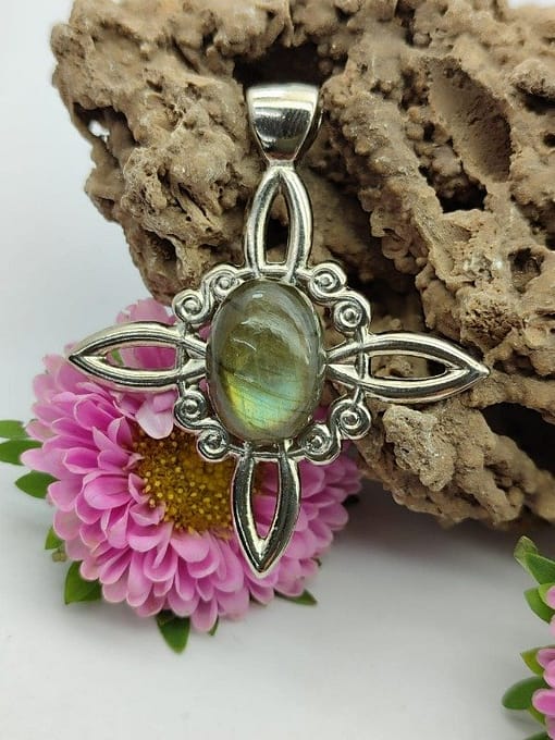 surya tienda holistica - envios a domicilio - tienda online holistica - oraculos - piedras - rituales - etc