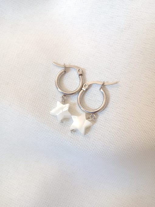 Surya Tienda Holistica - www.suryatiendaholistica.com.ar - Aros argollita de nácar - estrellitas