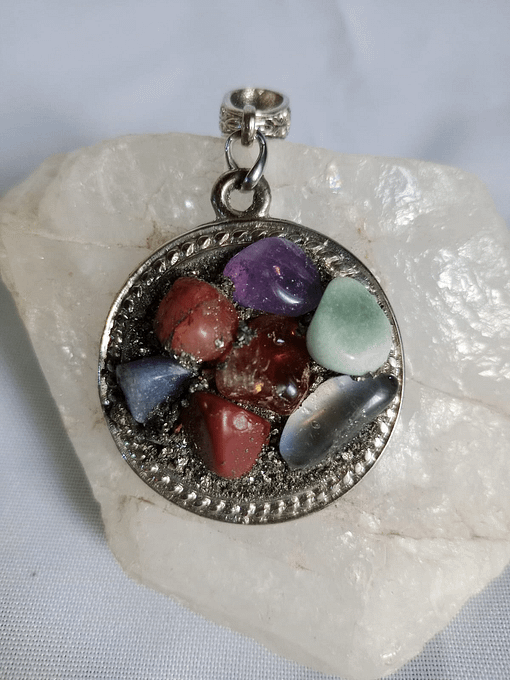 Surya Tienda Holistica - www.suryatiendaholistica.com.ar - Dije Circular 7 Chakras