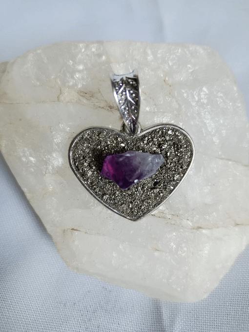 Surya Tienda Holistica - www.suryatiendaholistica.com.ar - Dije Corazón Pirita y Amatista