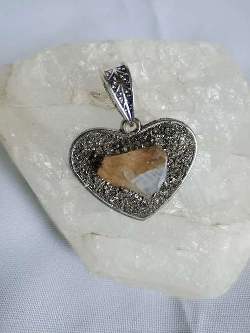 Surya Tienda Holistica - www.suryatiendaholistica.com.ar - Dije Corazón Pirita y Citrino