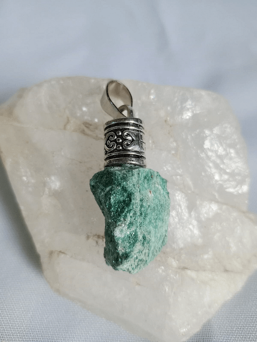 Surya Tienda Holistica - www.suryatiendaholistica.com.ar - Dije Fucsita
