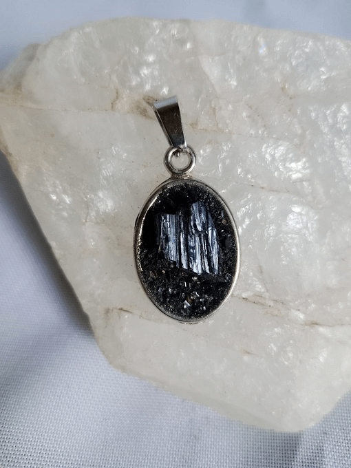 Surya Tienda Holistica - www.suryatiendaholistica.com.ar - Dije Oval Turmalina